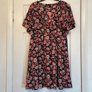 Adorable dress by Shein. Black background with pink and red flowers. Vneck XL